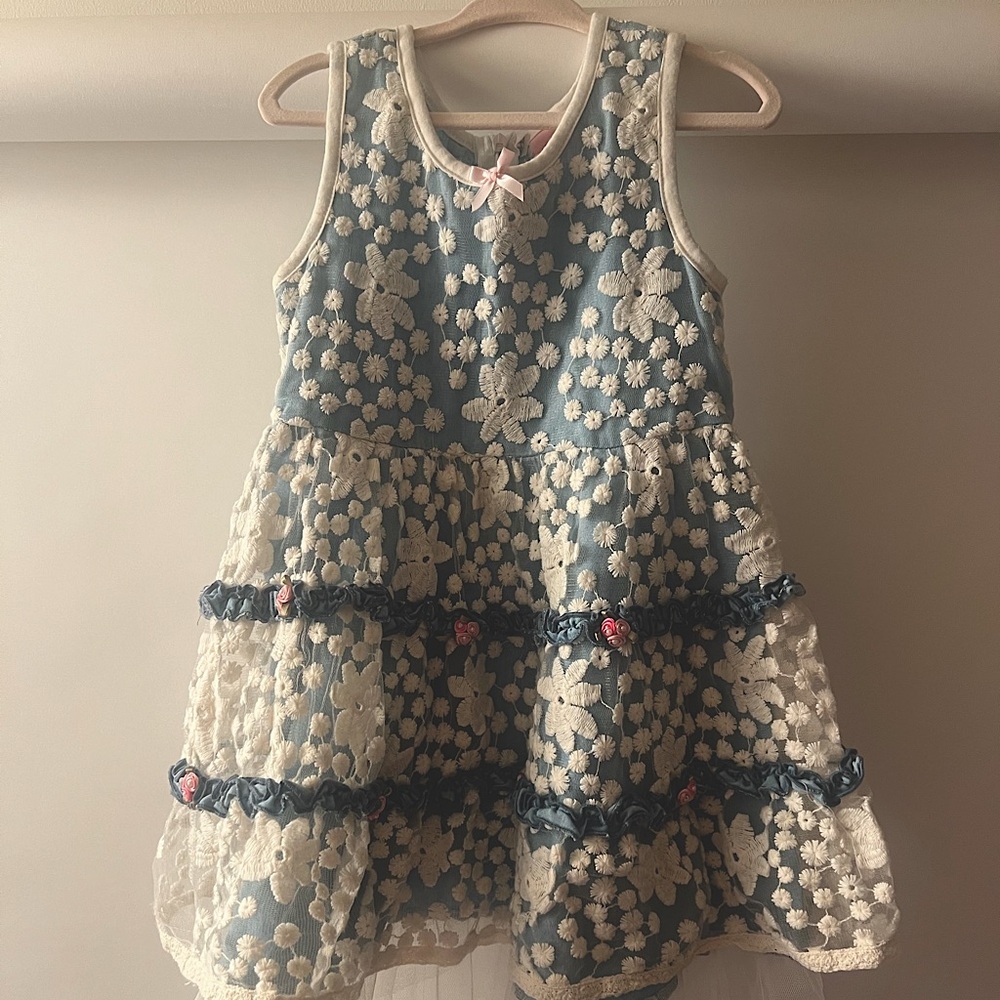 Lipstik Girls Dress. Beautiful Blue & White dress. Size 3T.